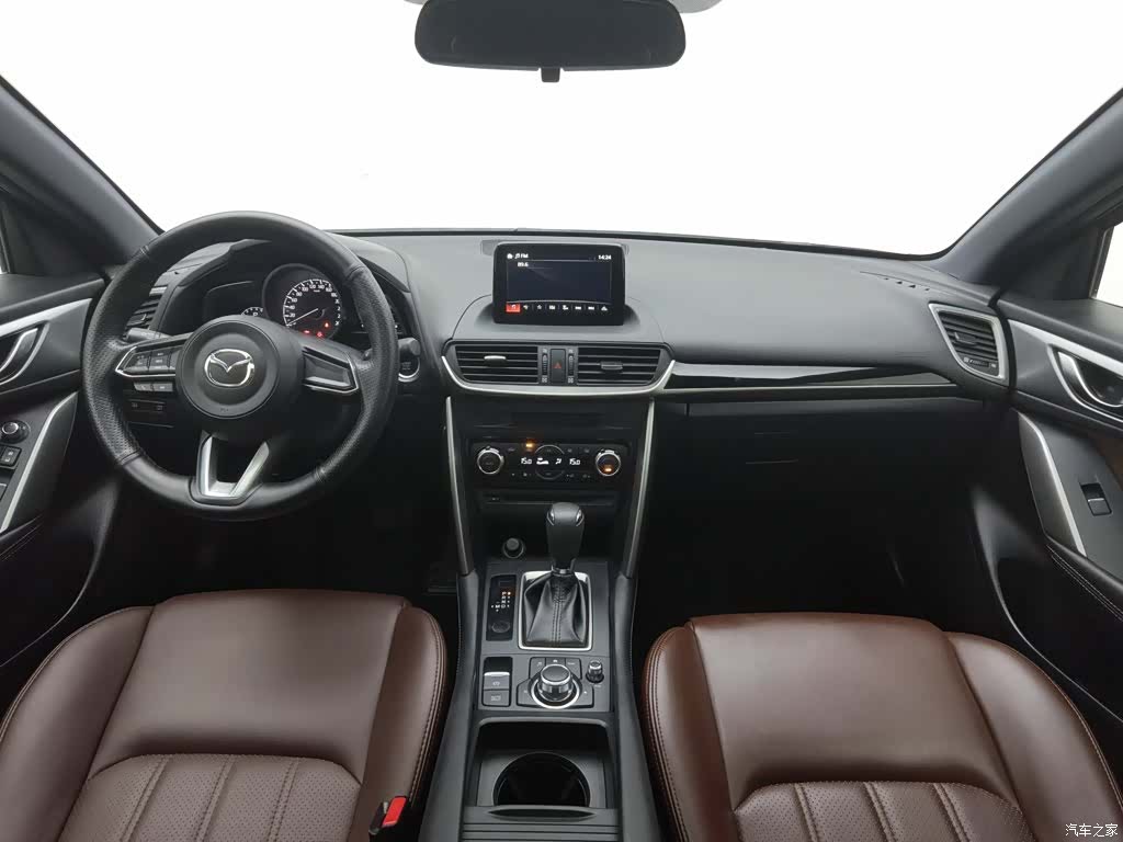 Mazda CX-4, 2018 все фото