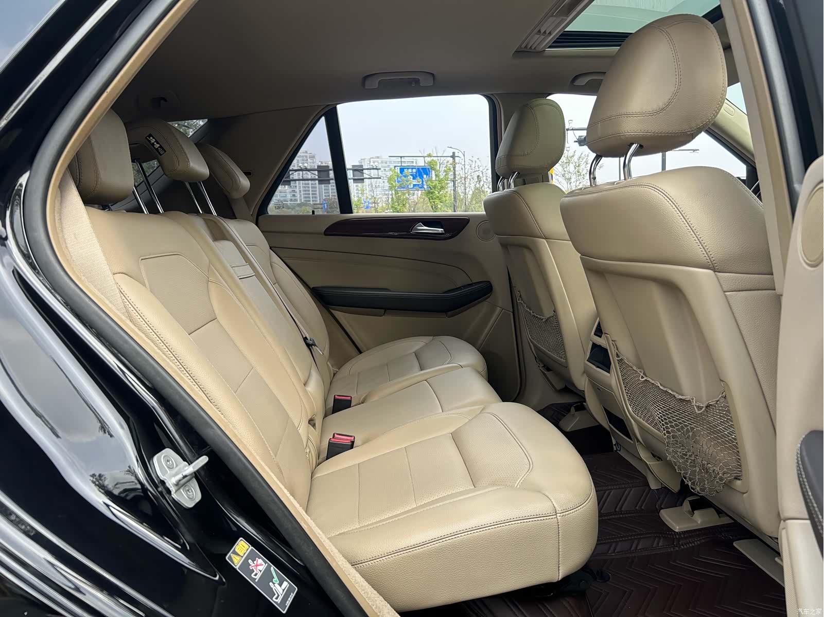 Mercedes-Benz M-Class, 2015 12