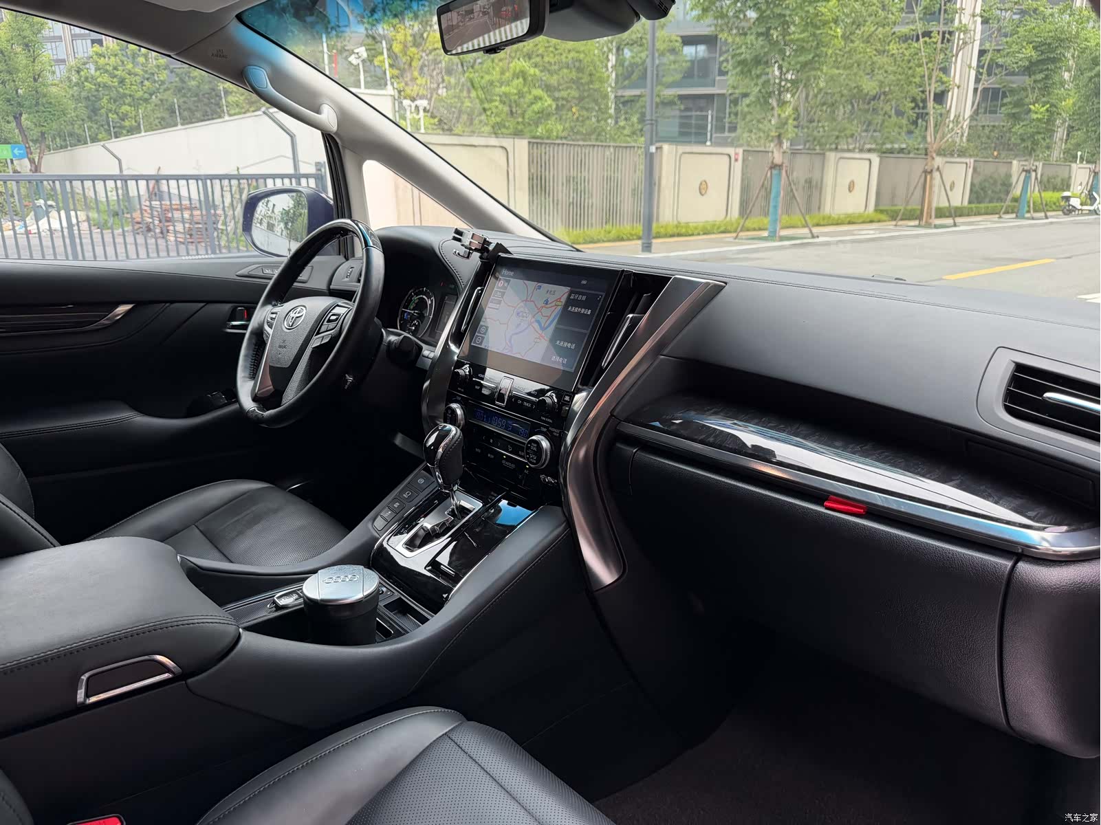 Toyota Vellfire, 2021 6