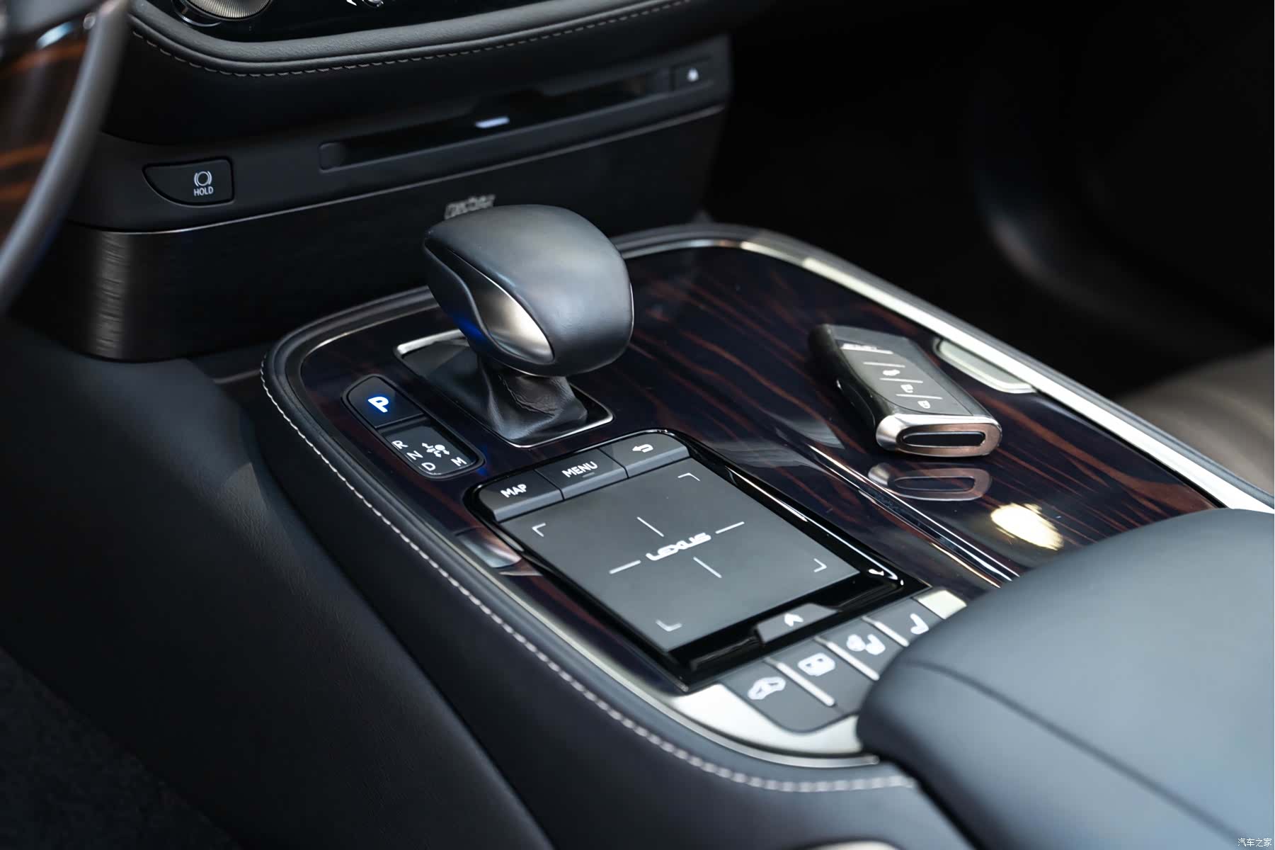Lexus LS, 2022 15
