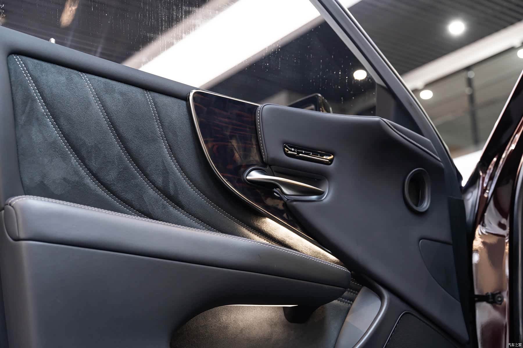 Lexus LS, 2022 20