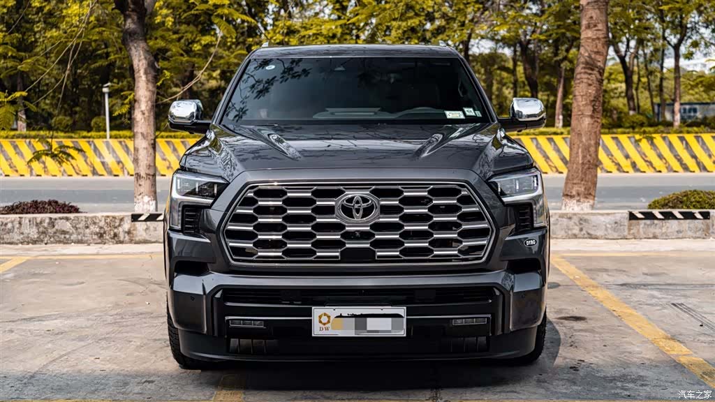 Toyota Sequoia, 1900 2