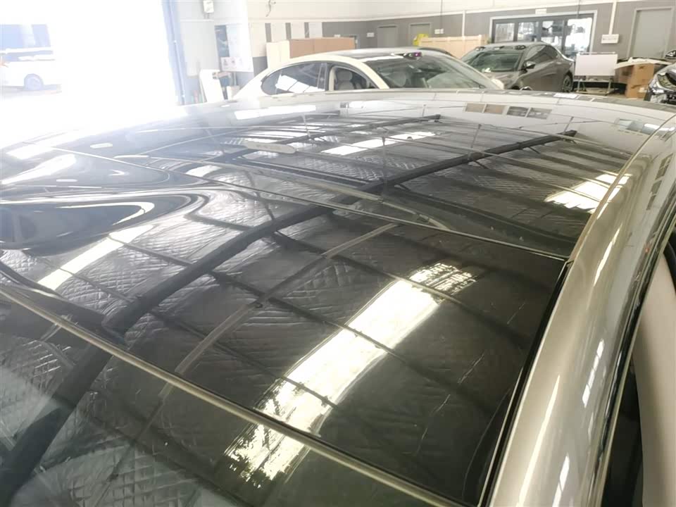IM Motors Zhiji LS6 IM Motors Zhiji LS6