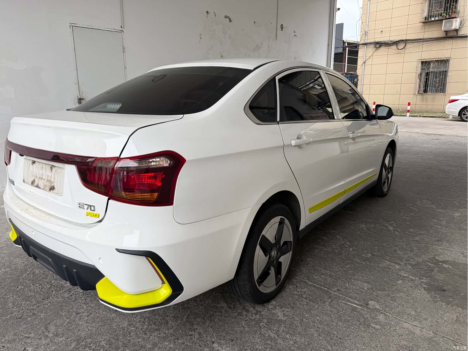 DongFeng E70, 2023 13