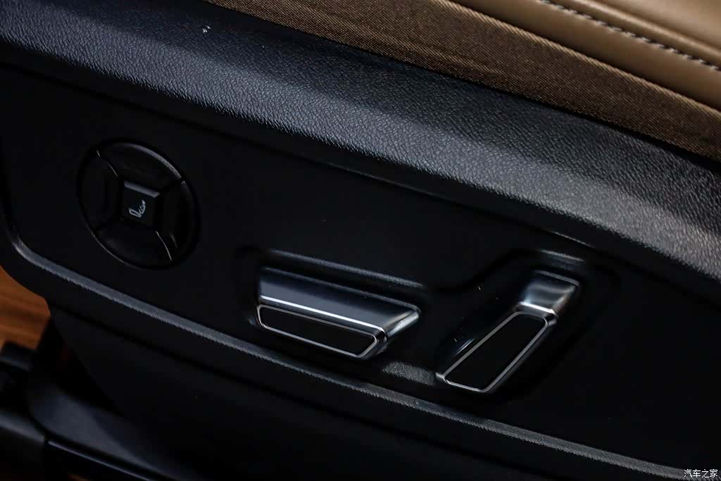 Audi Q5L, 2026 13