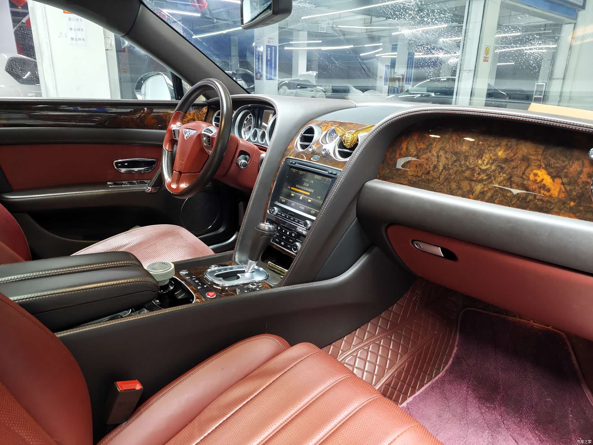 Bentley Flying Spur, 2015 10