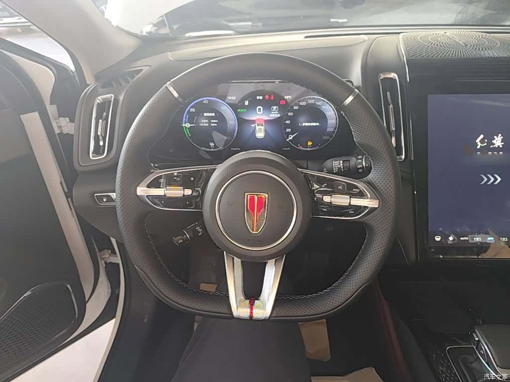 Hongqi HS3, 2026 11
