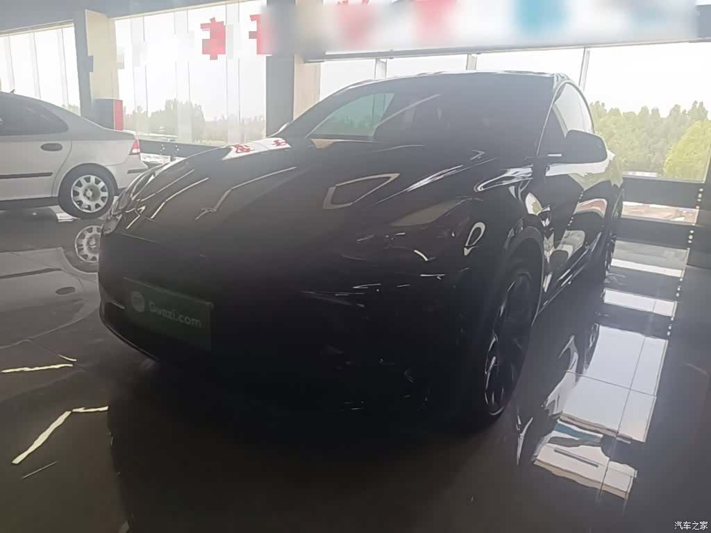 Tesla Model Y, 2022 3