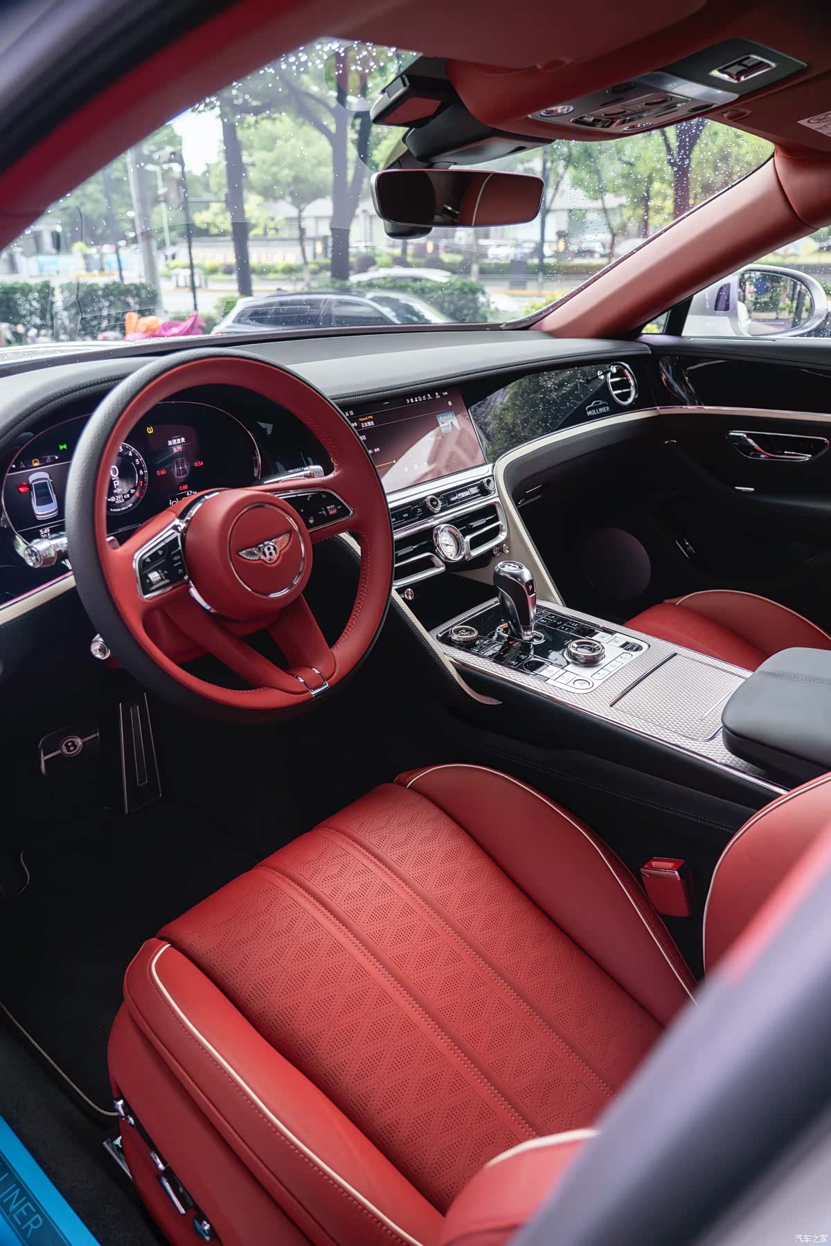 Bentley Flying Spur, 2025 9
