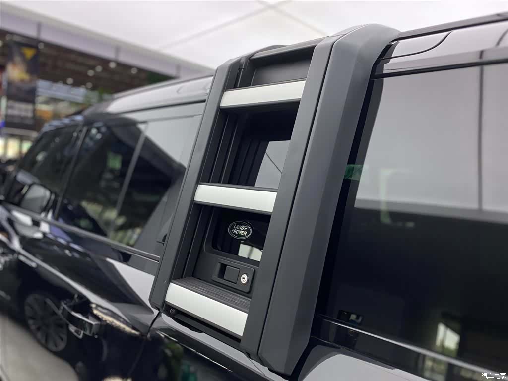 Land Rover Defender, 2023 35