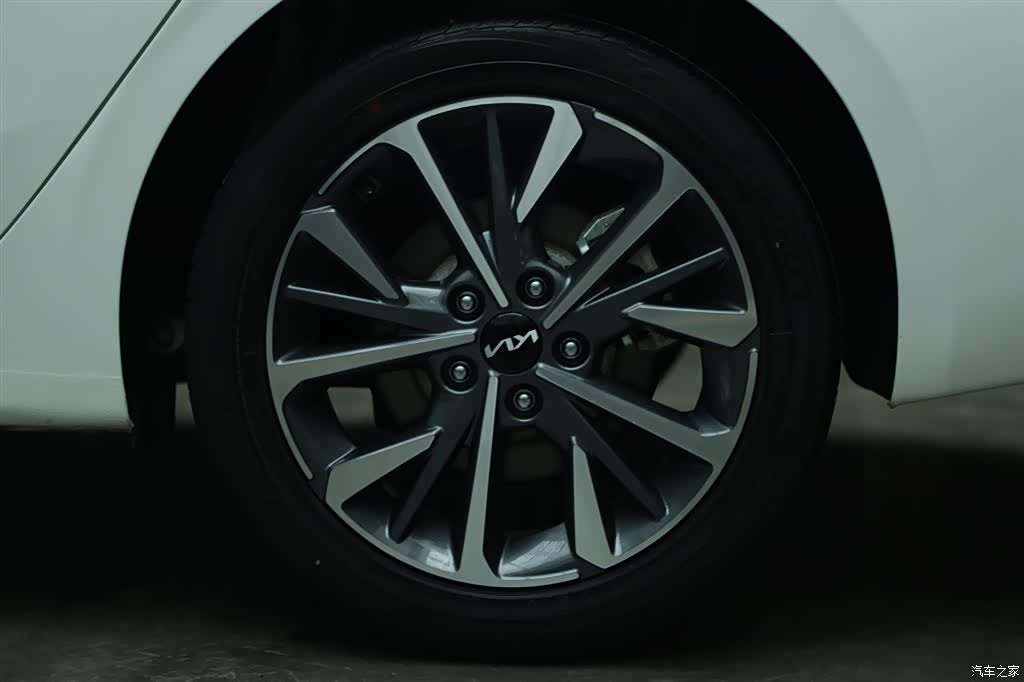 Kia K3, 2023 4