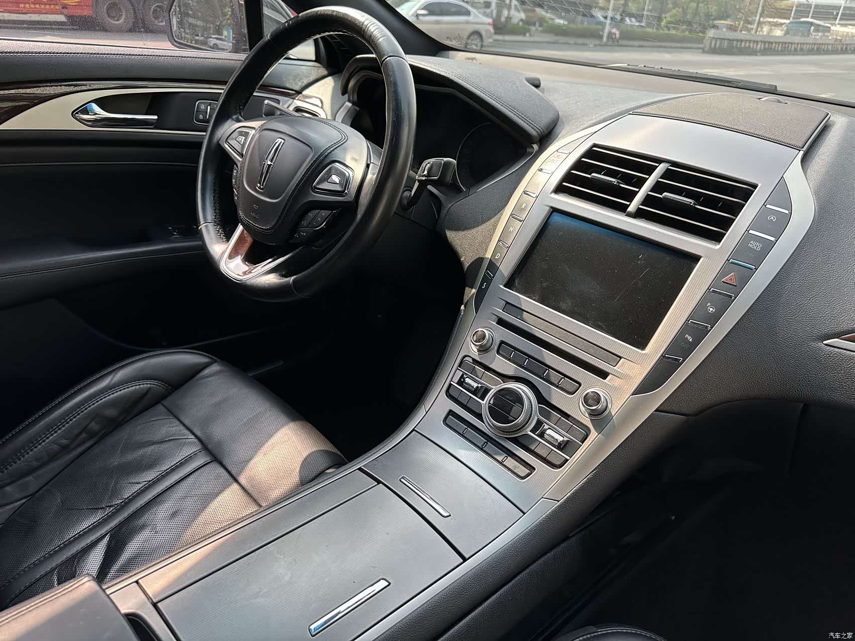 Lincoln MKZ, 2019 12