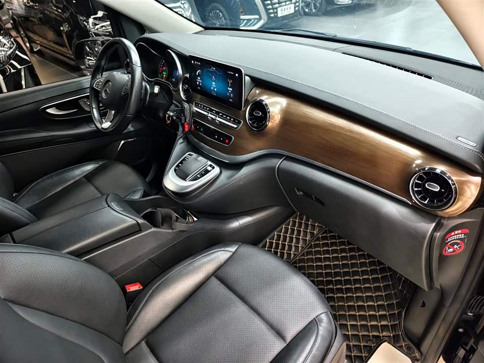 Mercedes-Benz V-class