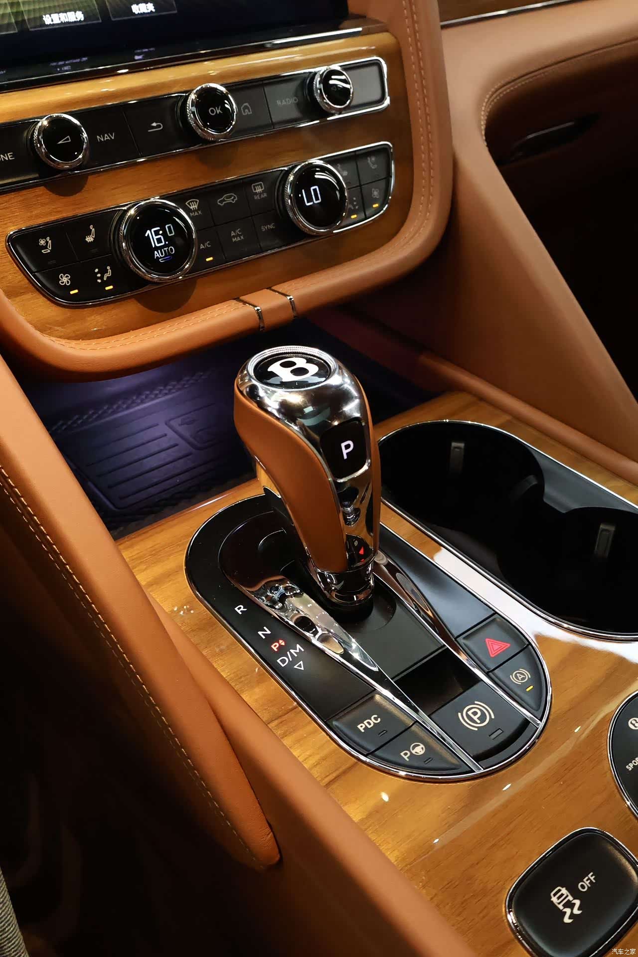Bentley Bentayga, 2021 10