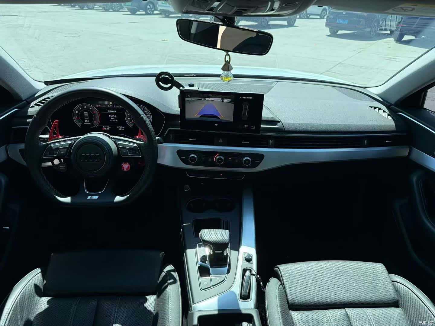 Audi A4L, 2022 все фото