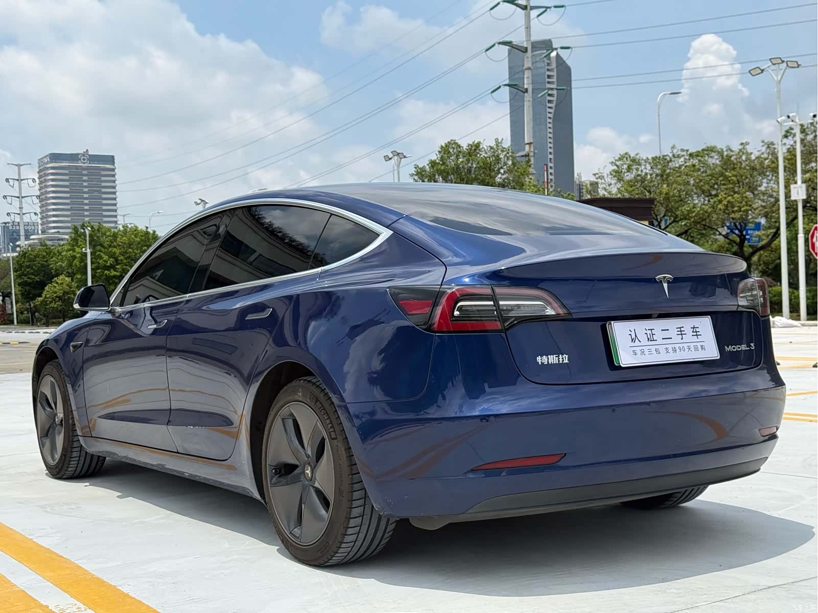 Tesla Model 3, 2020 13