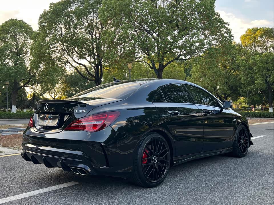 Mercedes-Benz CLA AMG