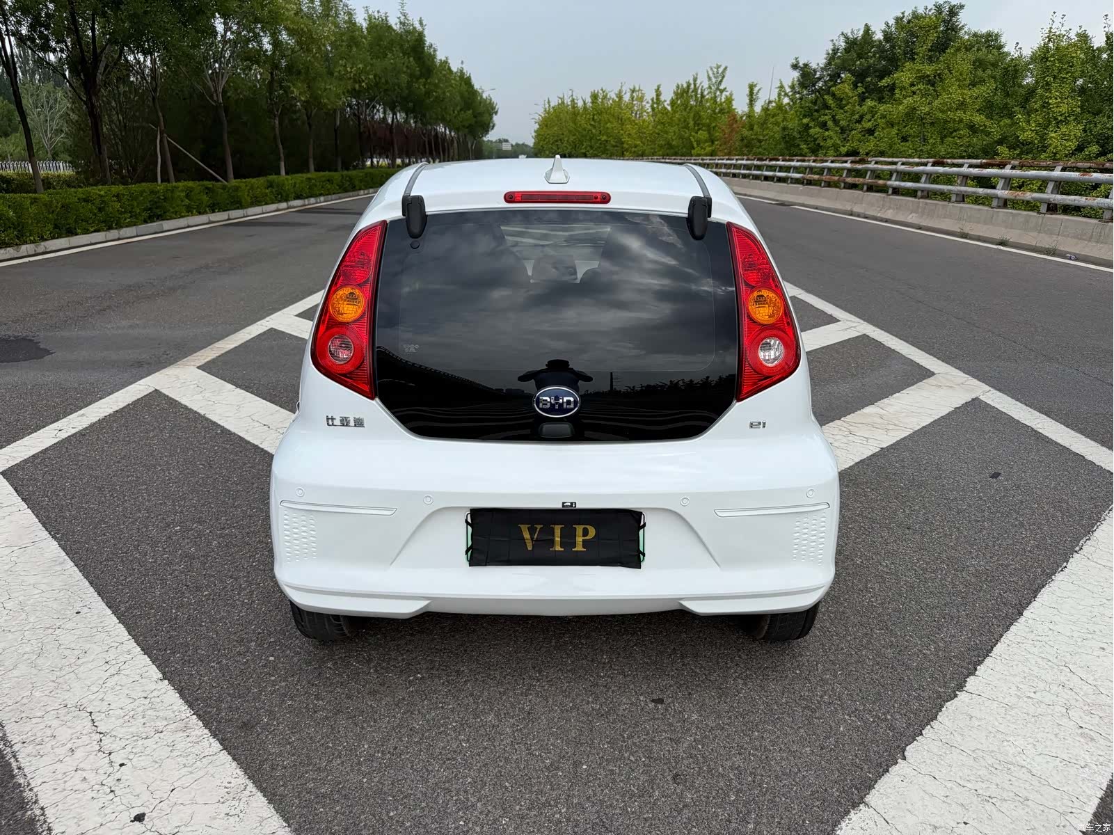 BYD e1, 2019 8