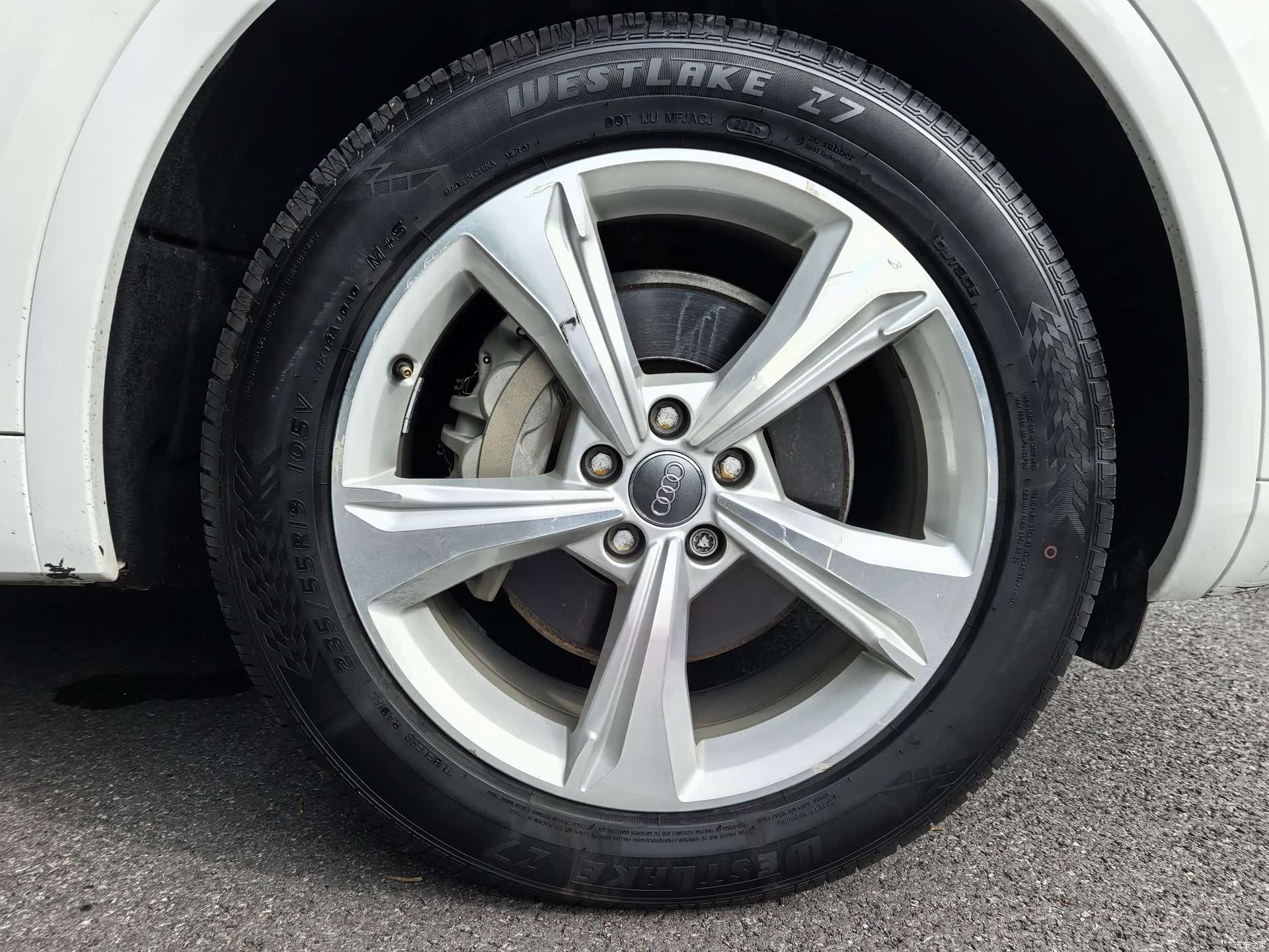 Audi Q5L, 2019 11