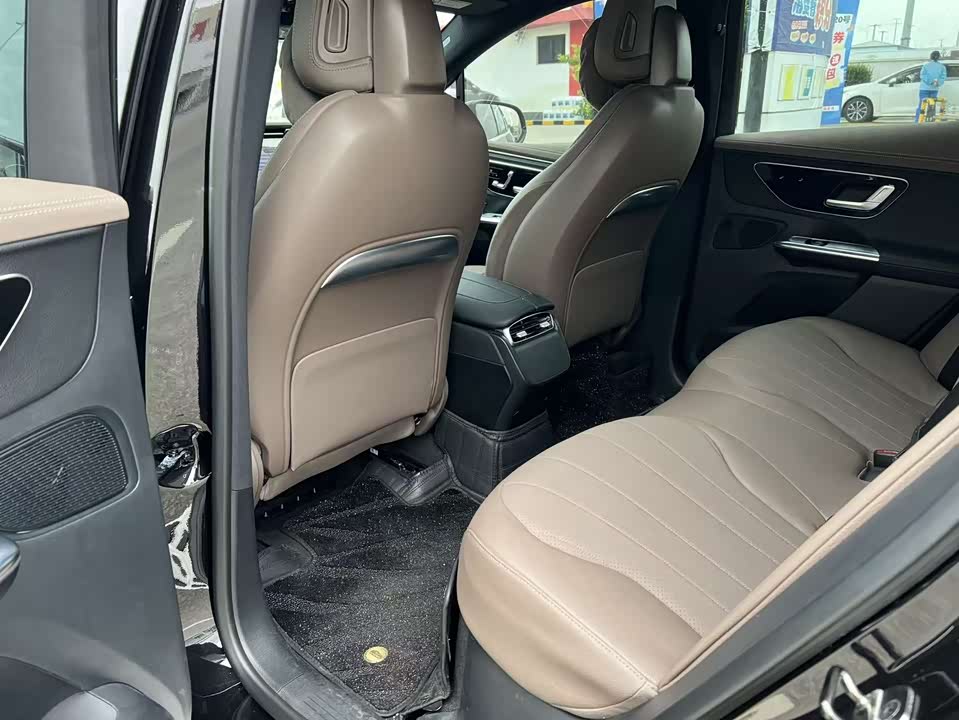 Mercedes-Benz EQE SUV