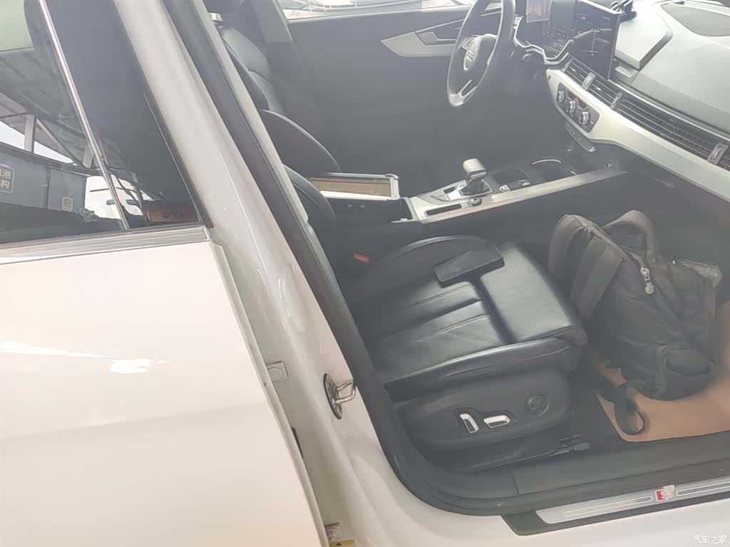 Audi A4L, 2024 25