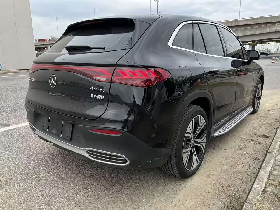Mercedes-Benz EQE SUV