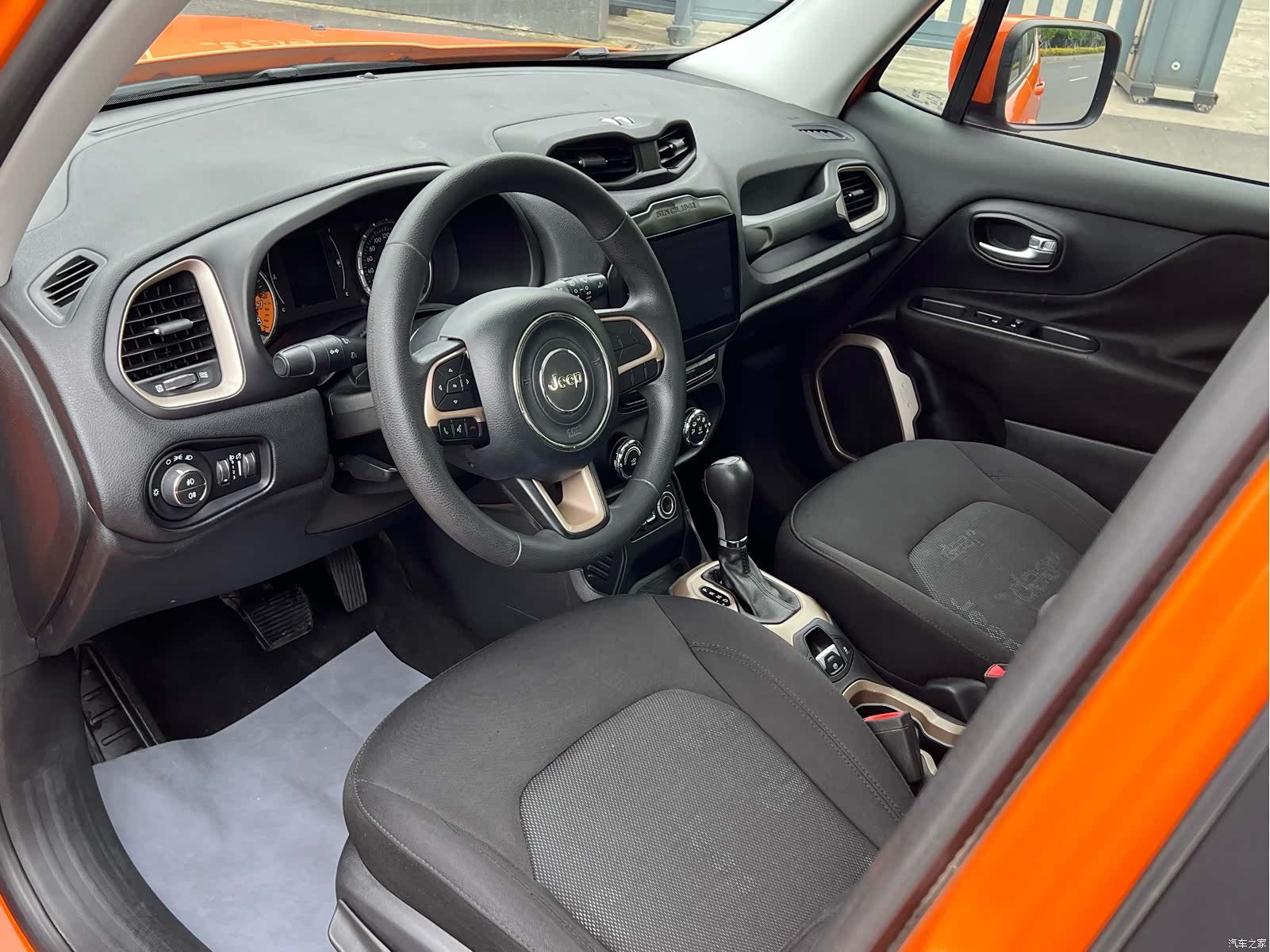 Jeep Renegade, 2018 11