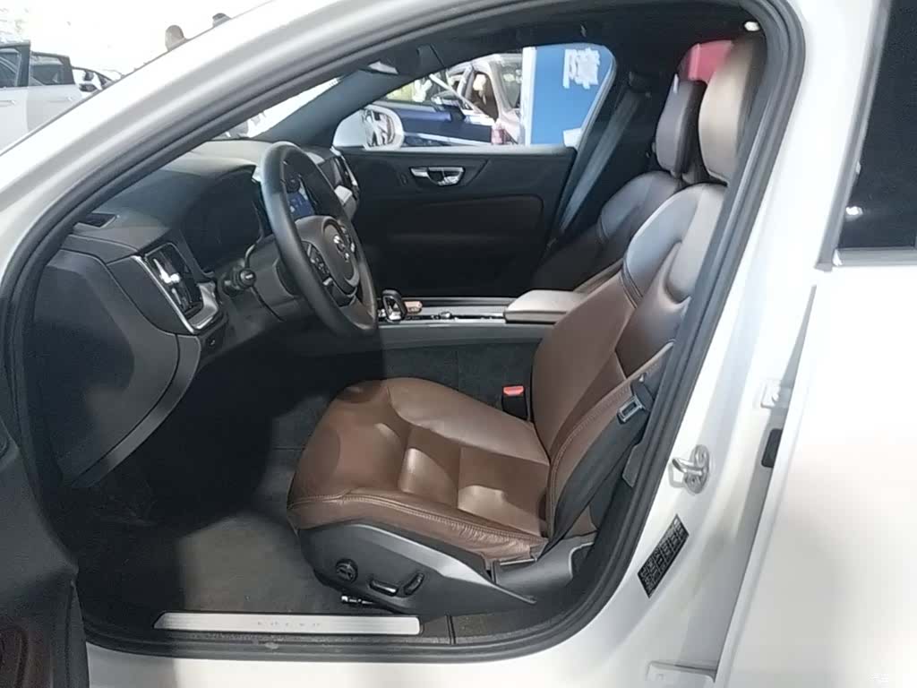 Volvo S60, 2022 15