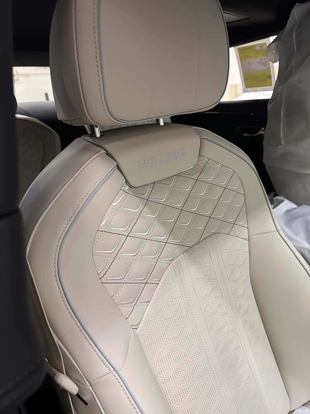 Bentley Flying Spur, 2026 8