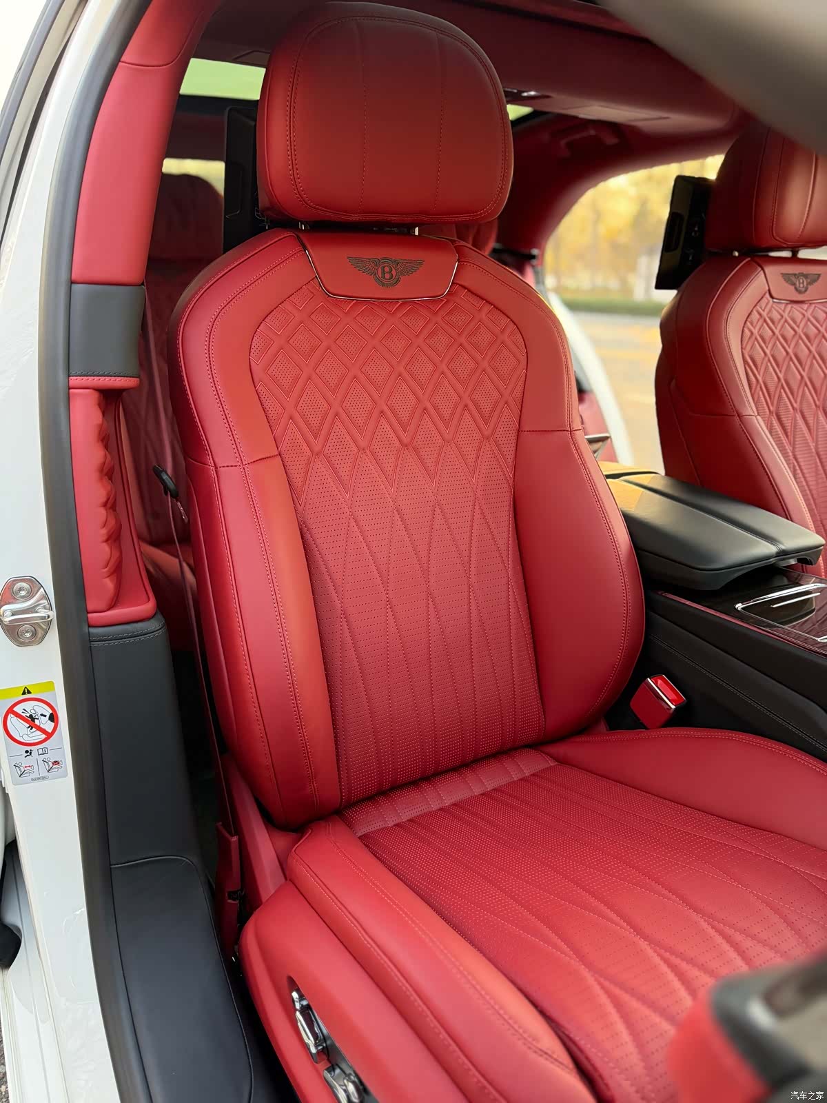 Bentley Flying Spur, 2023 18