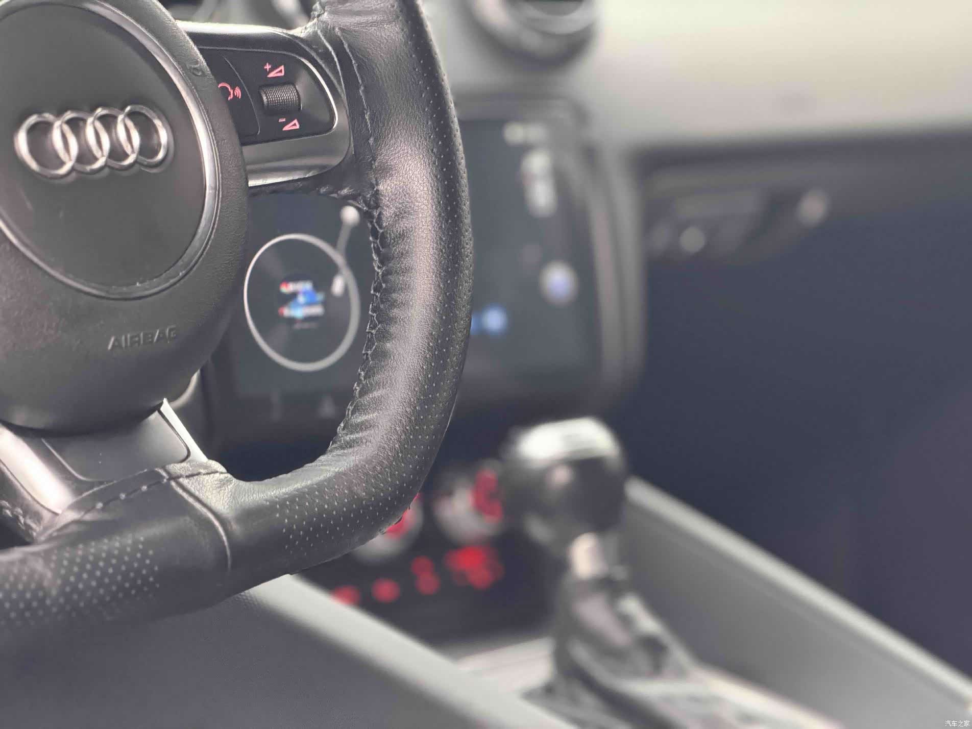 Audi TT, 2011 6