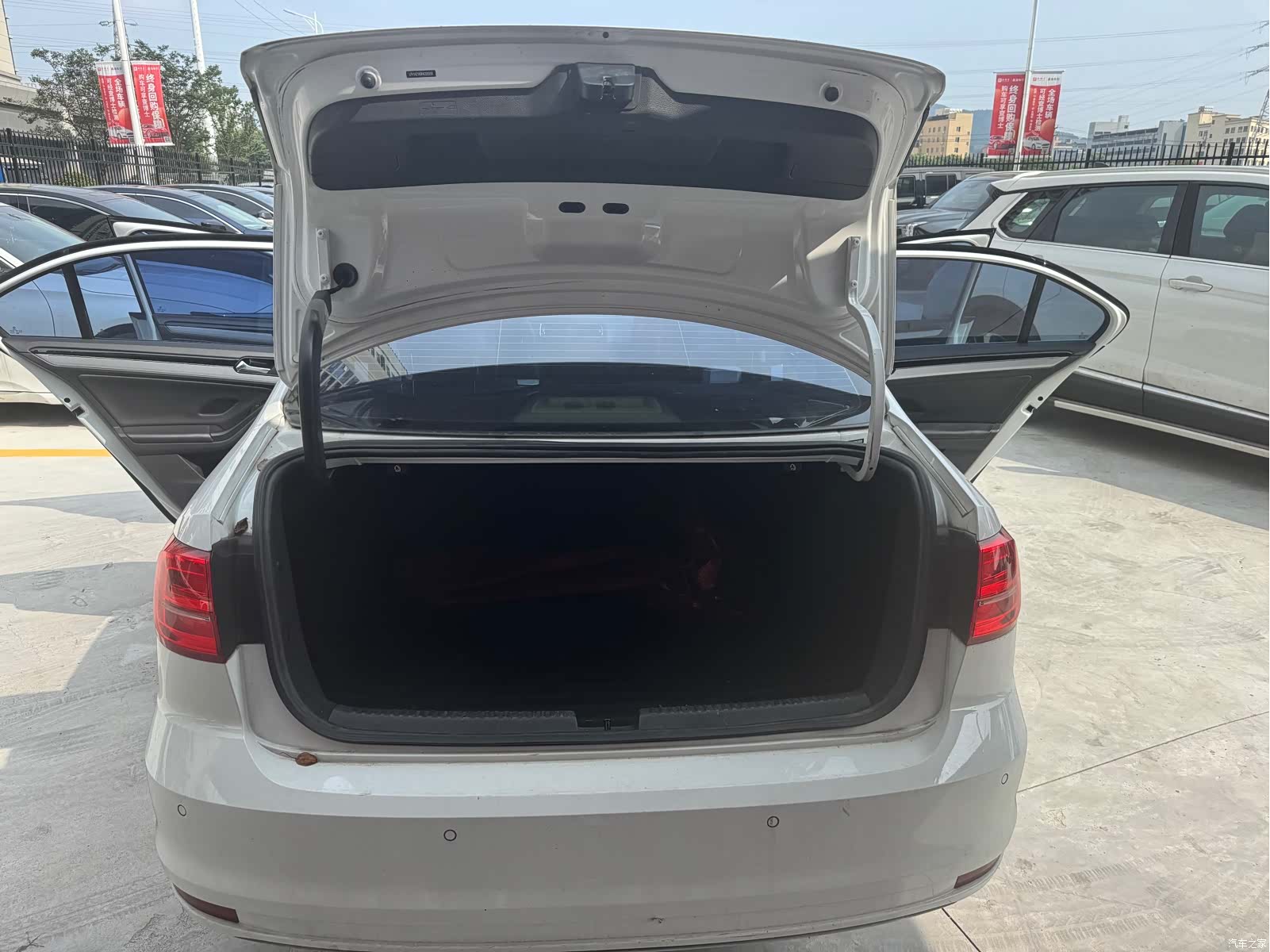 Volkswagen Sagitar, 2018 9