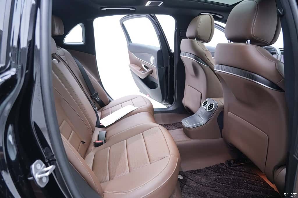 Mercedes-Benz E-Class, 2022 25