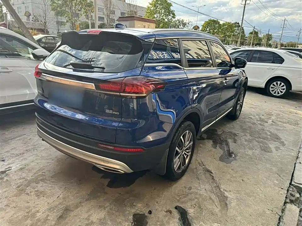 Geely Atlas
