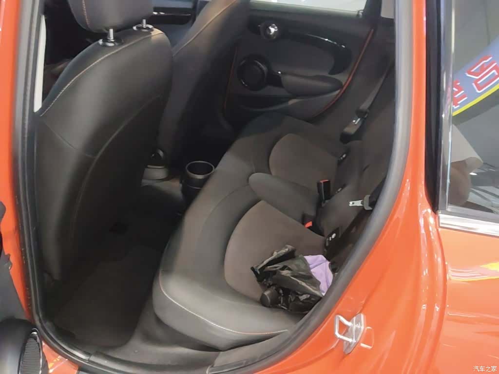 Mini ONE, 2018 17
