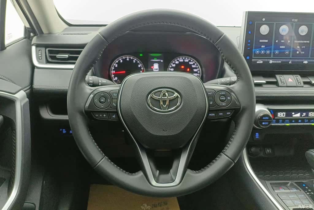 Toyota Wildlander, 2022 15