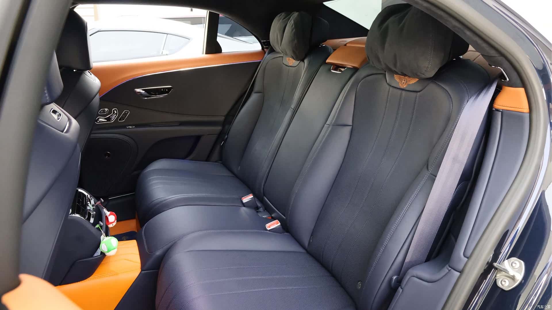 Bentley Flying Spur, 2023 19