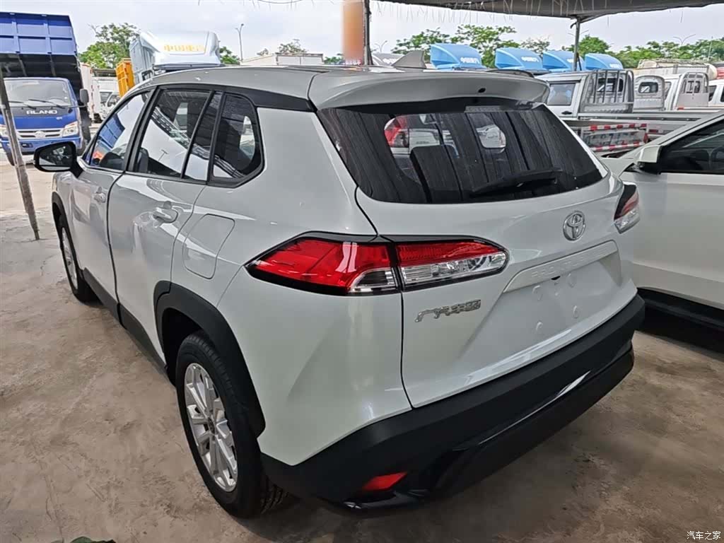 Toyota Frontlander, 2026 все фото