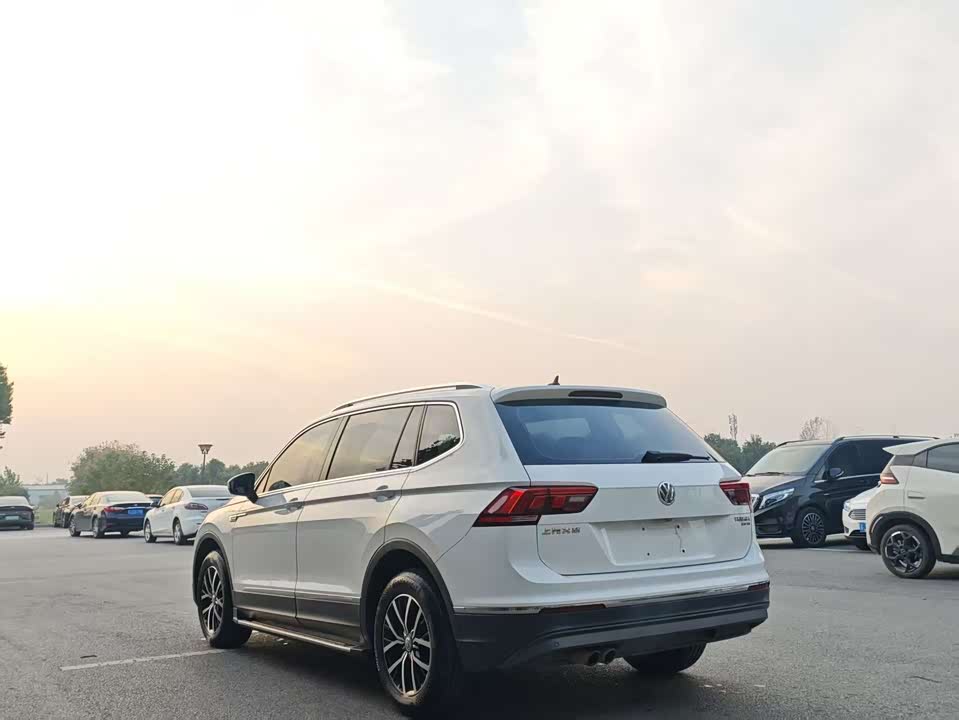 Volkswagen Tiguan L
