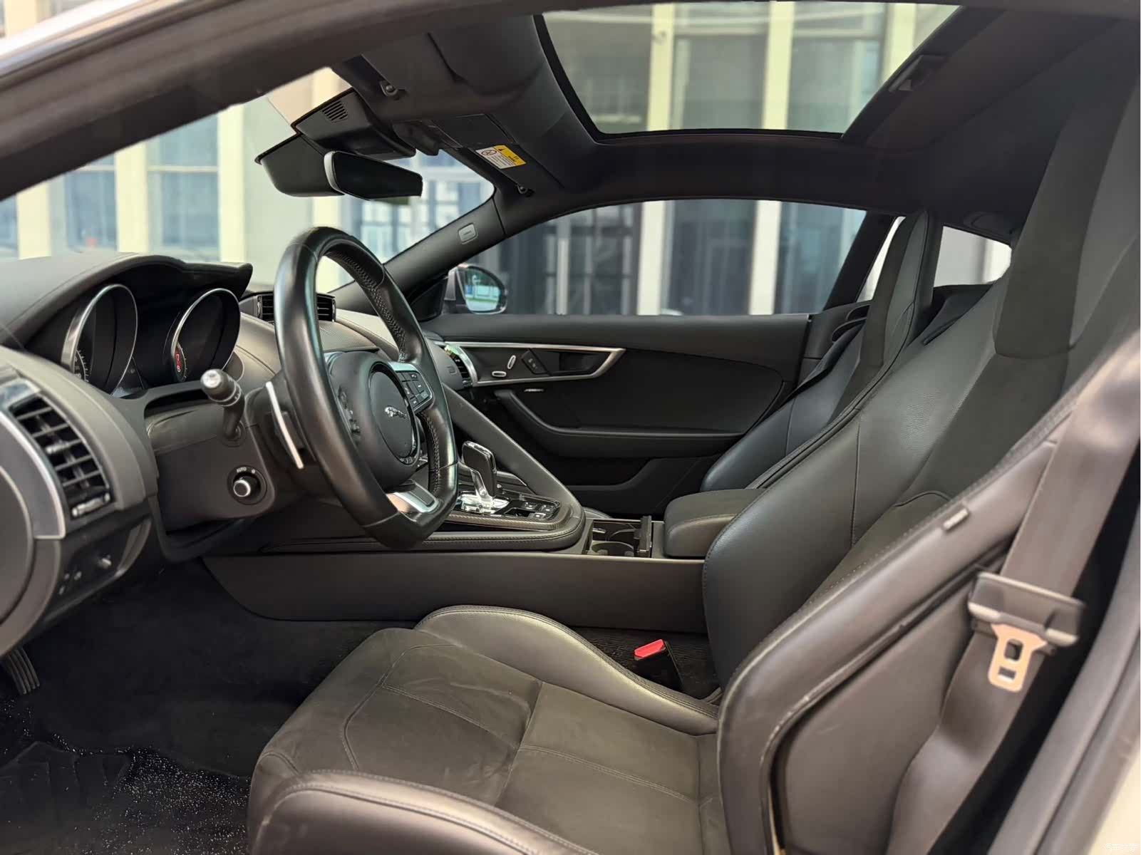 Jaguar F-TYPE, 2019 11