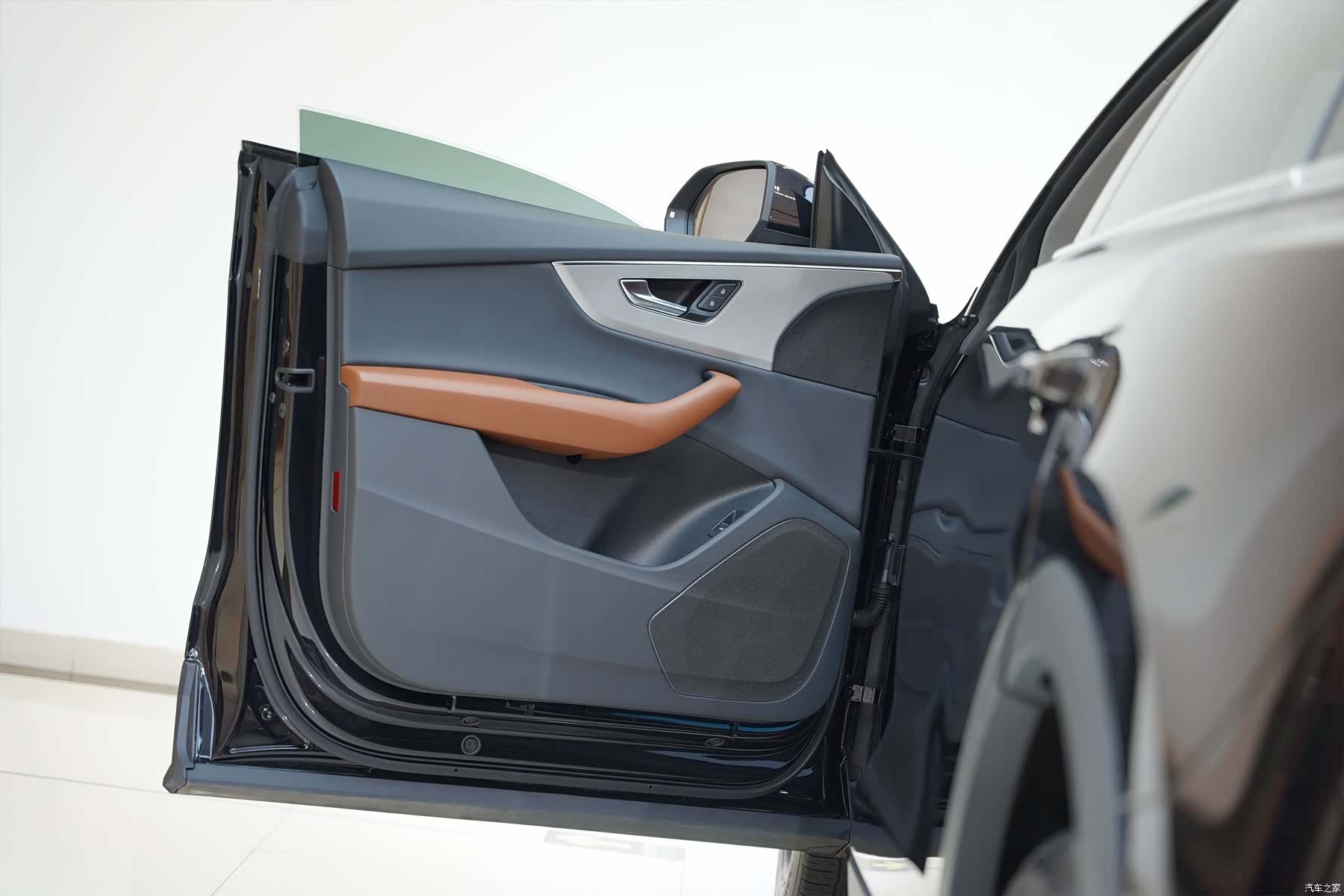 Audi Q8, 2023 10