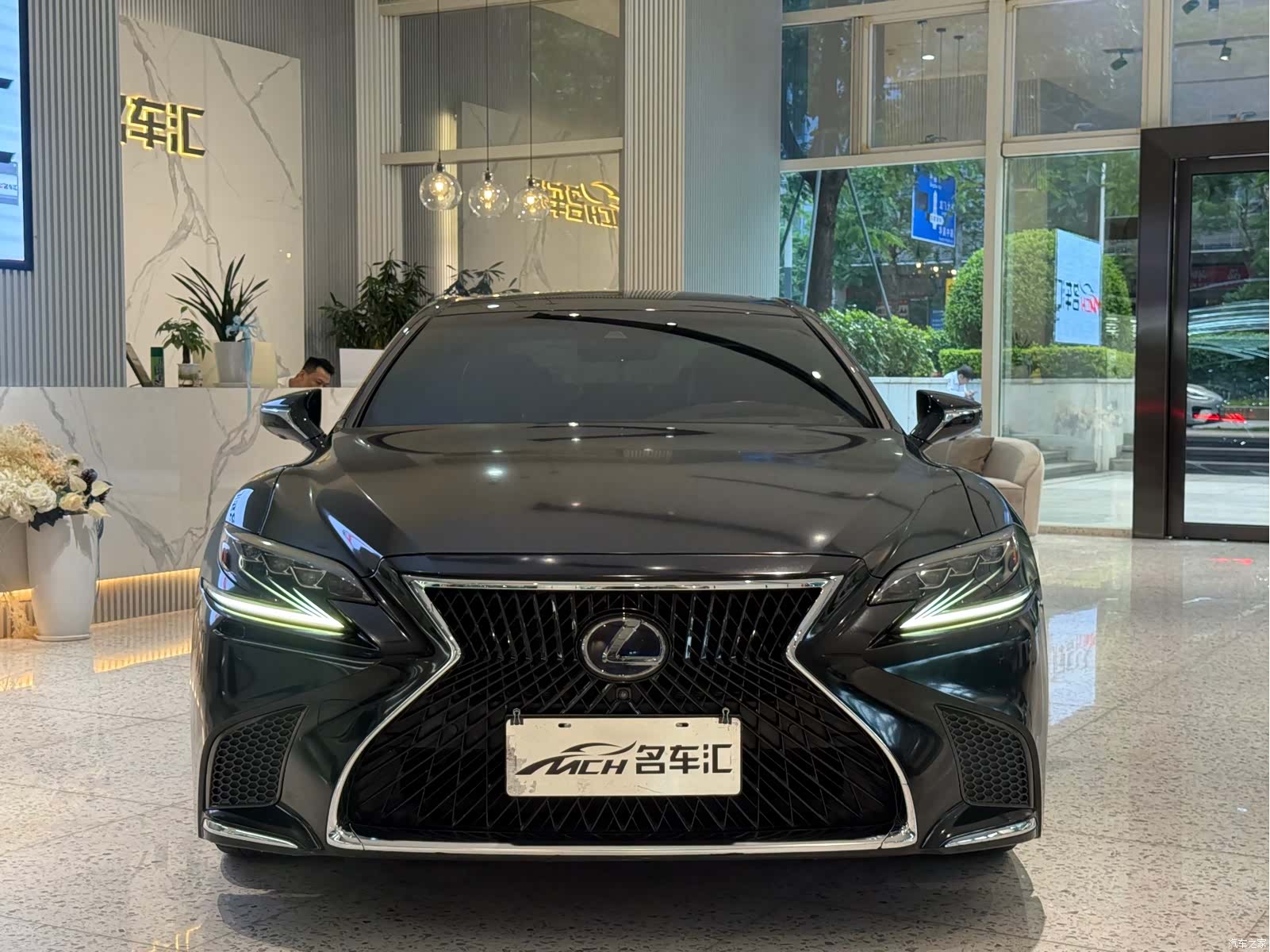 Lexus LS, 2019 2