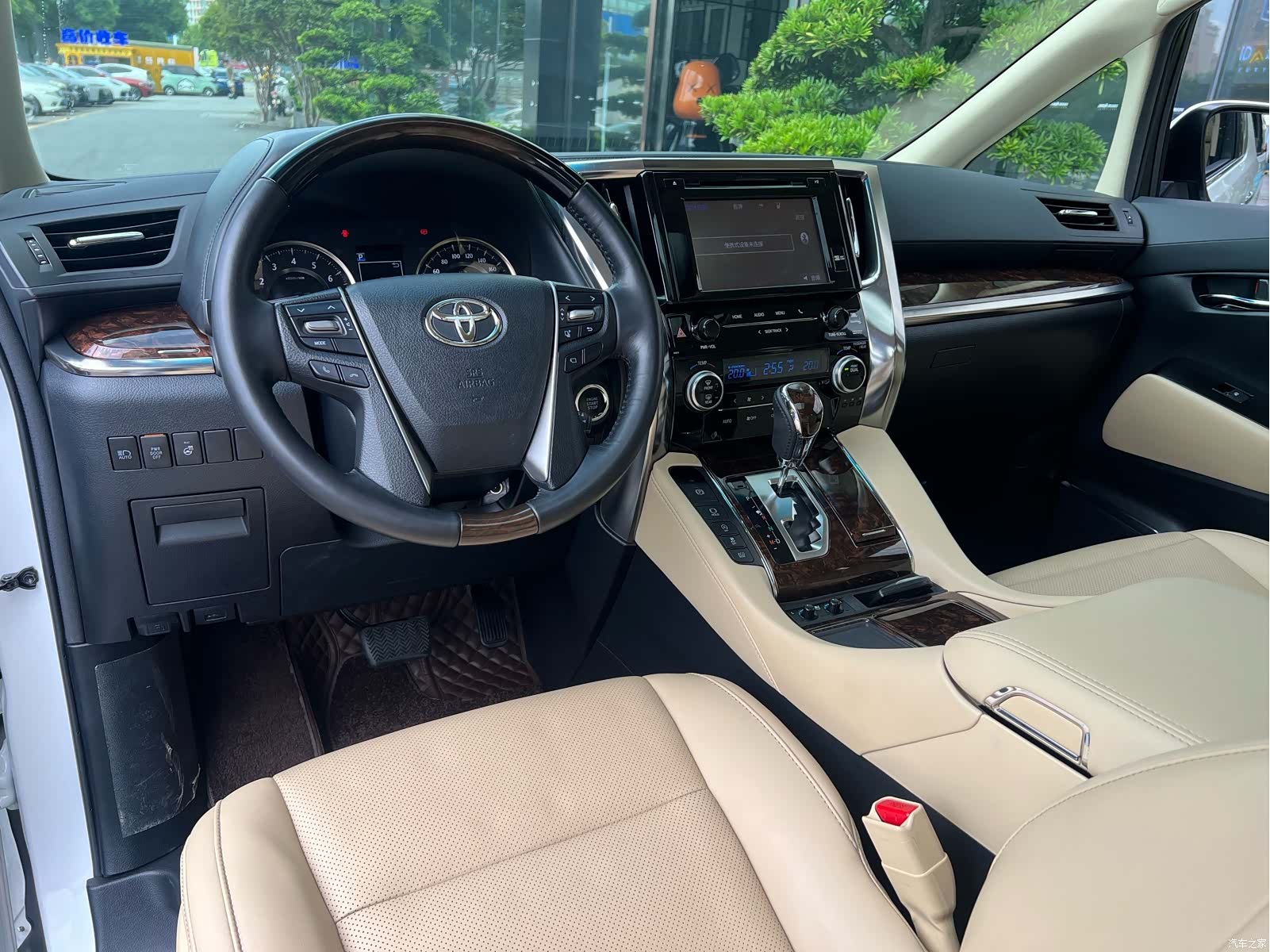 Toyota Alphard, 2019 7