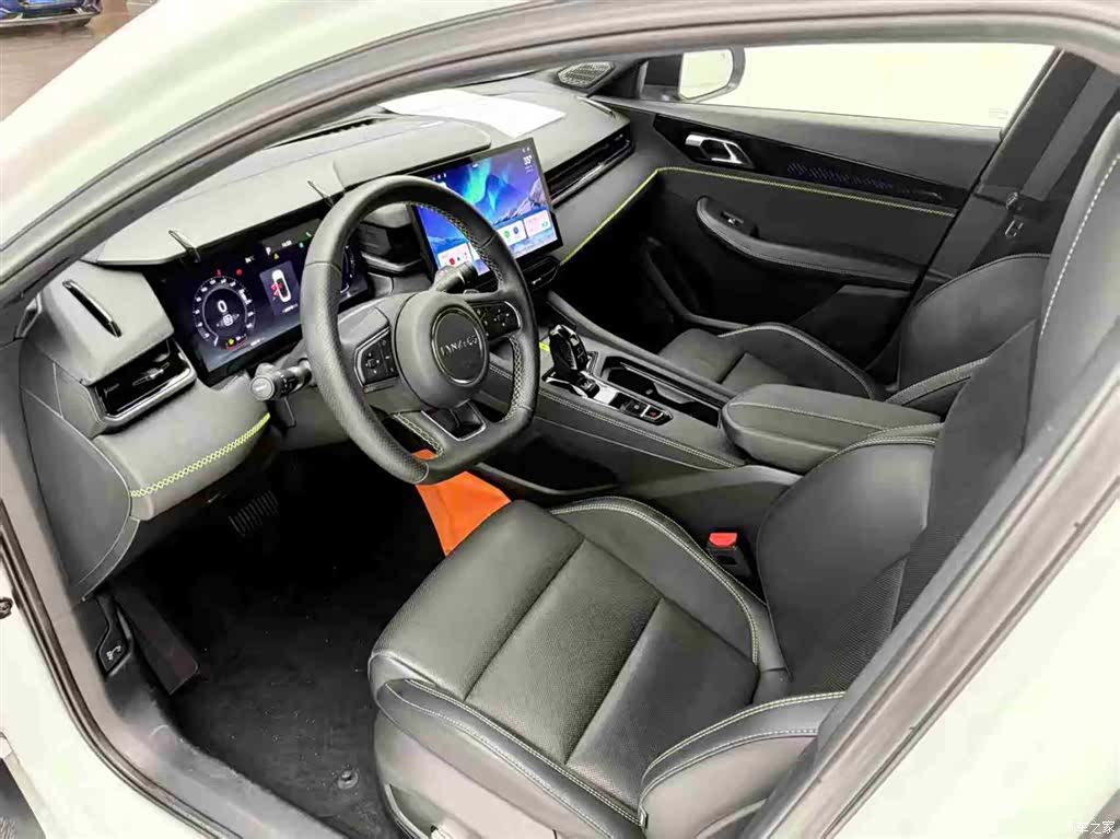 Lynk & Co 02, 2022 все фото