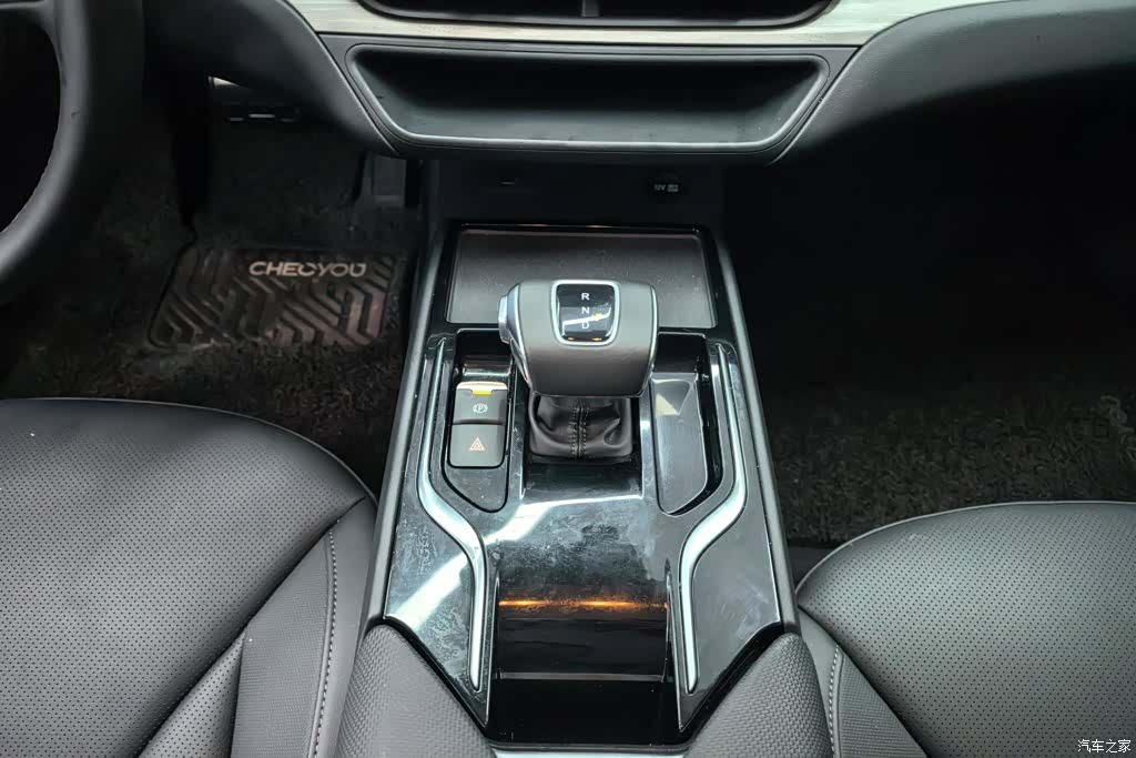 Hongqi QM5, 2023 16