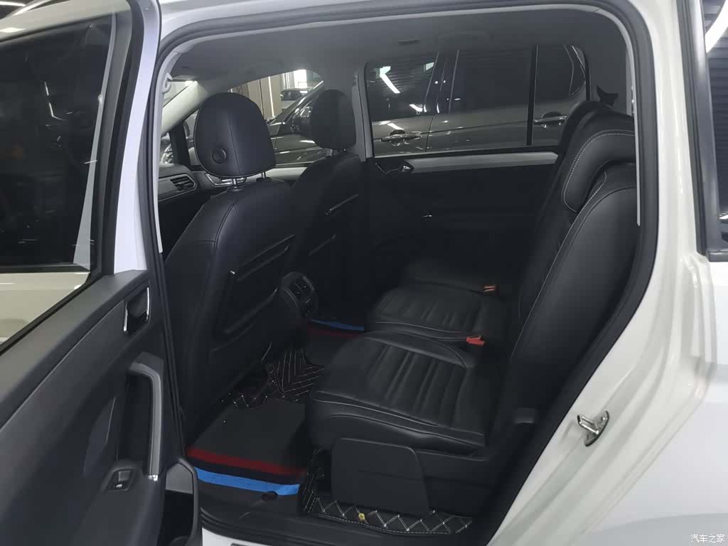 Volkswagen L, 2016 13