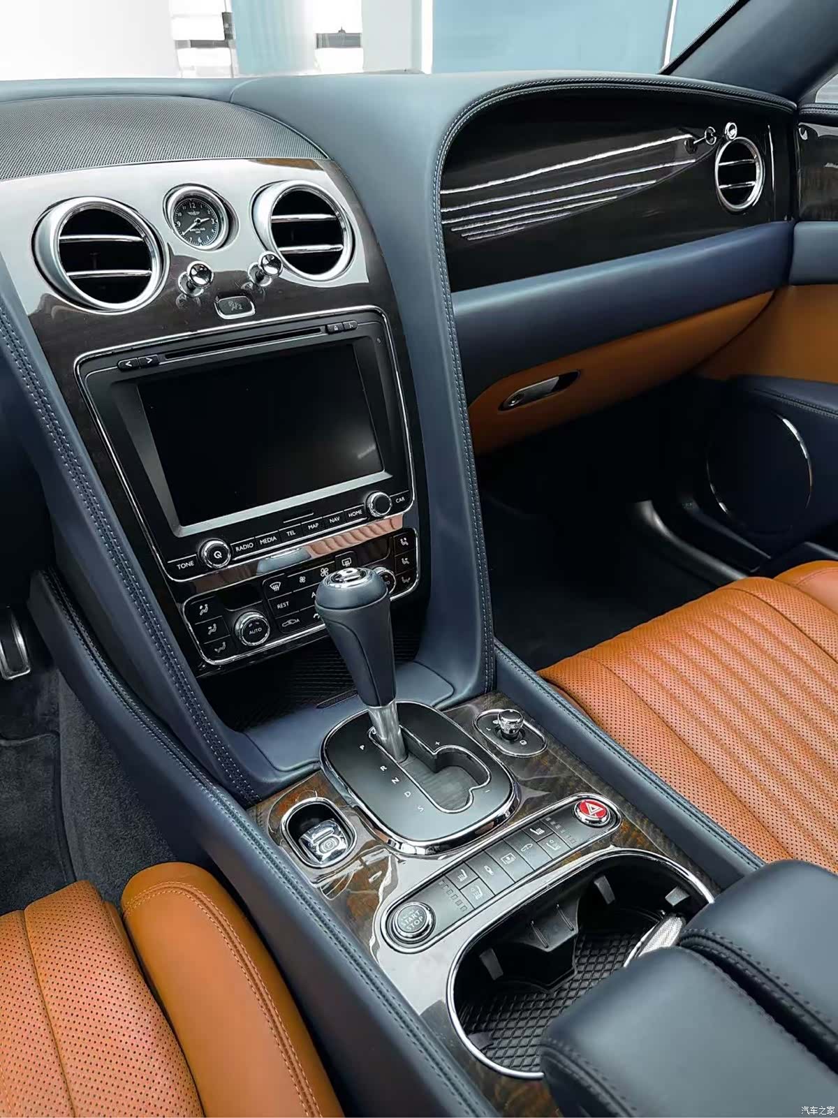 Bentley Flying Spur, 2018 17