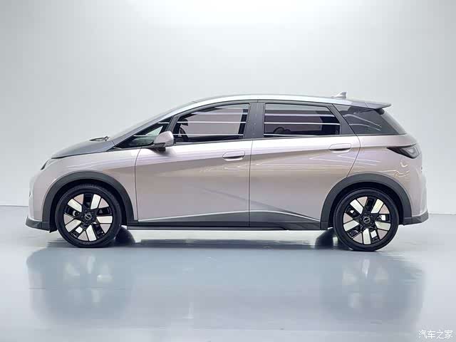 BYD Dolphin, 2022 7
