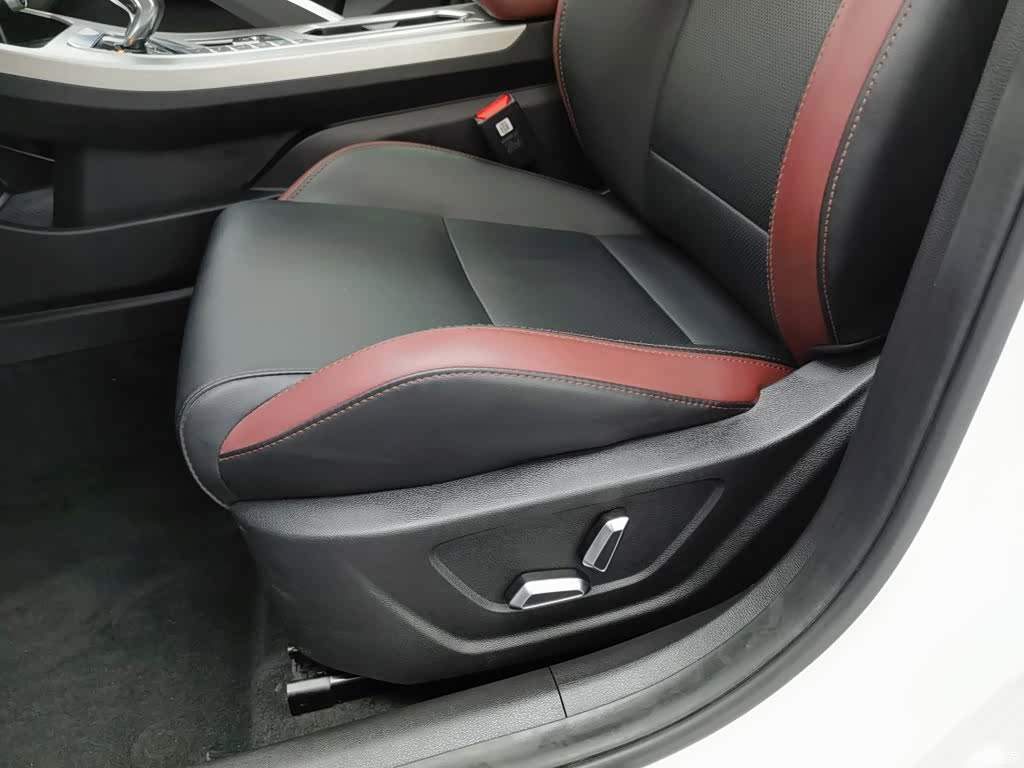 Geely Coolray, 2021 20