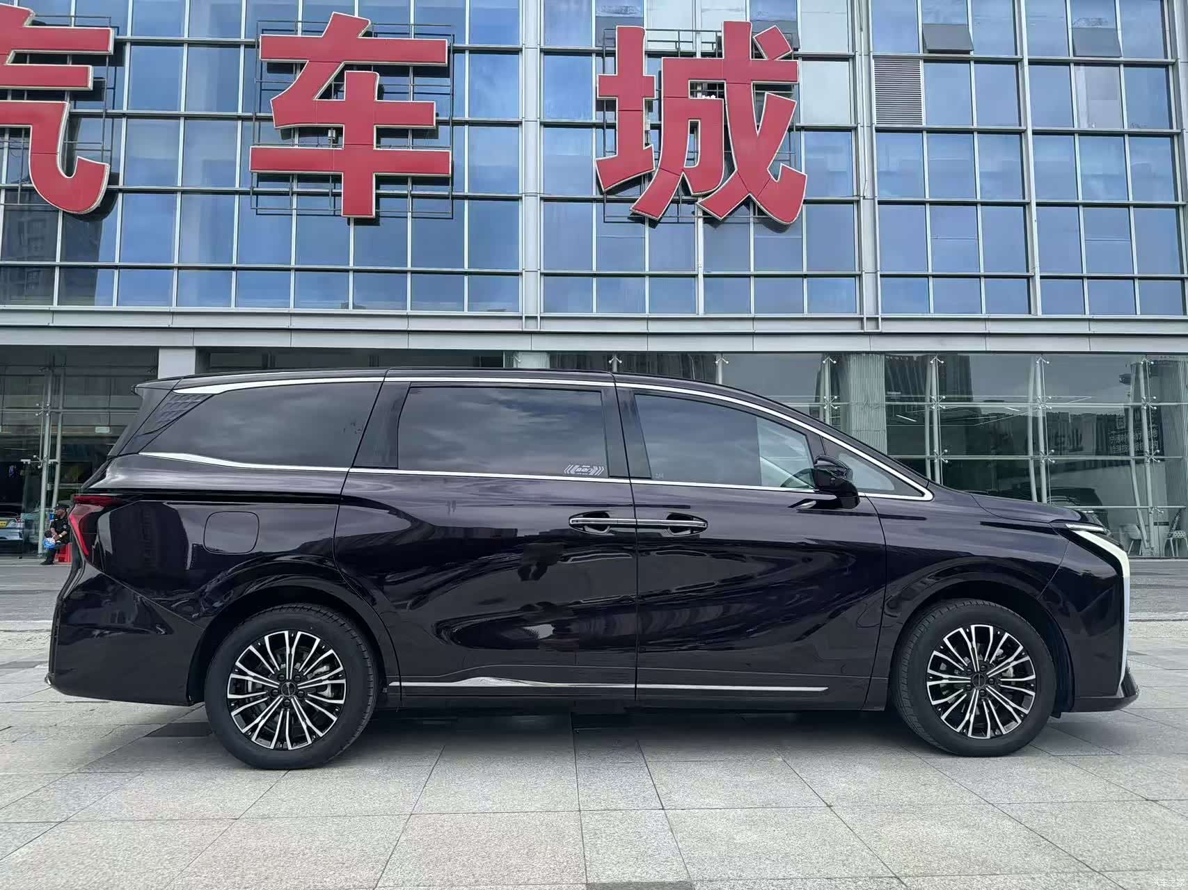 DongFeng V9, 2024 4